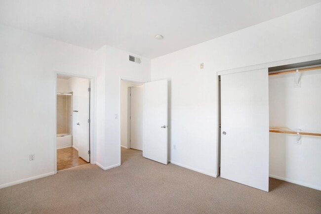 Building Photo - 153 City Limits Cir