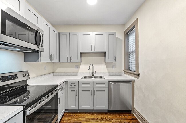 Building Photo - 3805 S Kingshighway Blvd