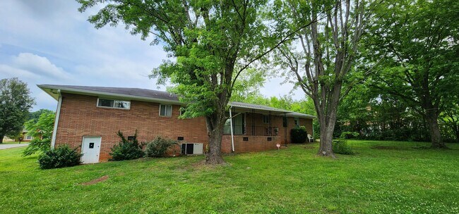 Building Photo - 6836 Bacon Ln