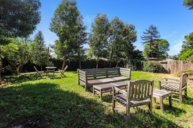 Building Photo - Furnished 1920 Craftsman Bungalow Available In The Dimond District!