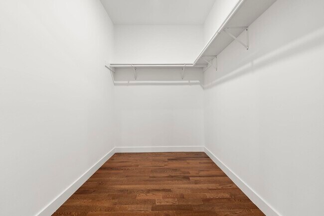 Building Photo - 41 E 16th St