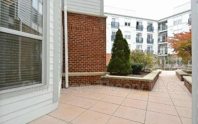 Building Photo - 1800 Wilson Blvd