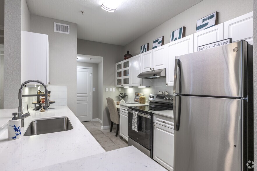 Primary Photo - The Point At Deerfield Apartments