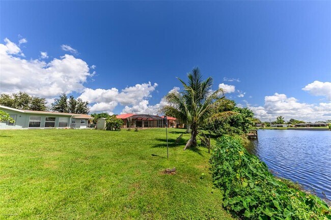 Building Photo - 2498 Abscott St