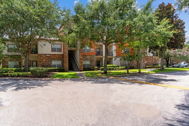 Building Photo - The Monaco at Waterford Lakes