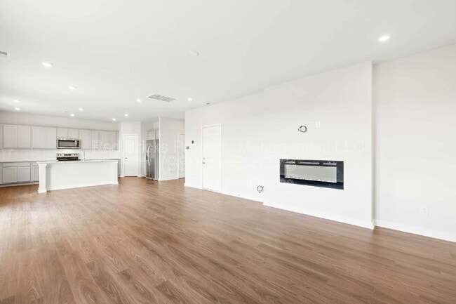 Building Photo - 2160 Blue Sky Mdws Dr