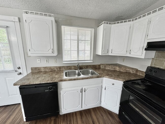 Building Photo - 4408 N Bay Dr
