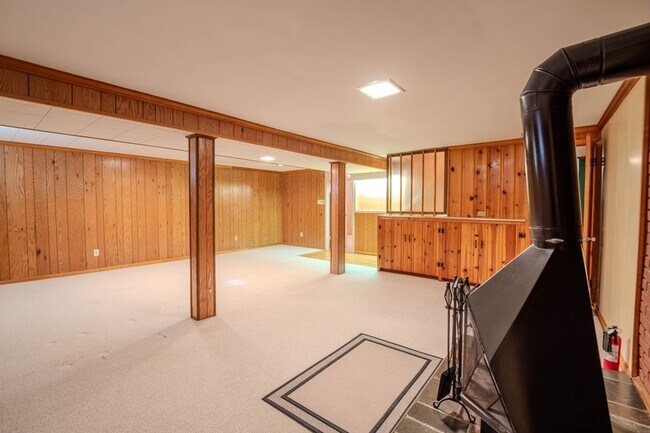 Building Photo - 6 Hammen Ave