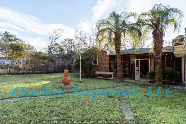 Building Photo - 834 Savage Rd