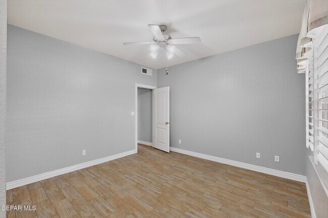 Building Photo - 1365 Desert Canyon Dr