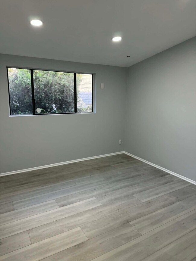 Building Photo - Stunning Single-Story Granada Hills Pool Home | 3 Bed | 2 Bath | 2,500 Sq Ft