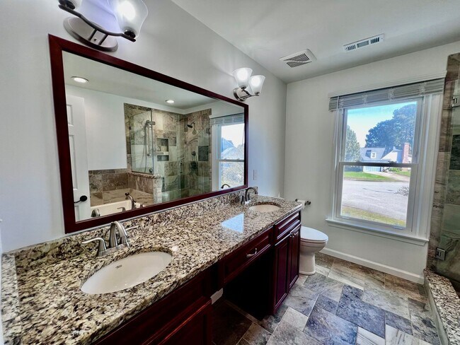 Building Photo - Beautiful home in the desirable Wellington...