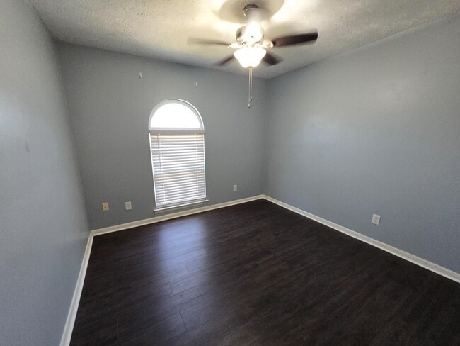 Building Photo - 6911 Wickersham Rd