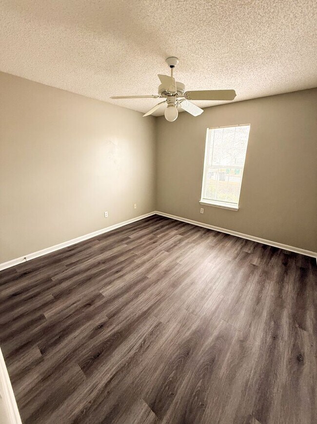 Building Photo - 3944 Heatherwoods Drive, Valdosta, 3BR/2BA