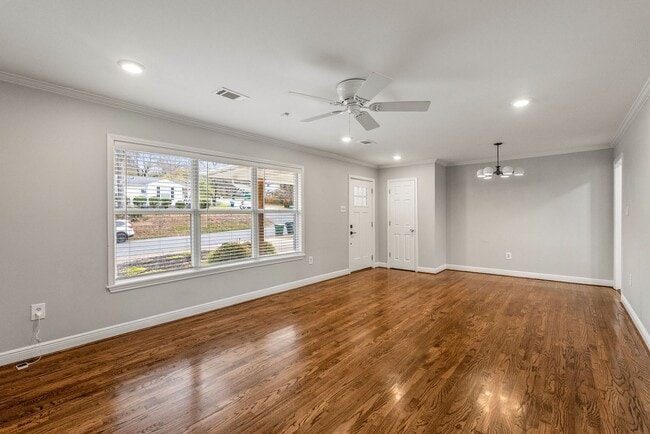 Building Photo - 2420 Durwood-