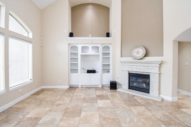 Building Photo - 7606 Westmoreland Dr