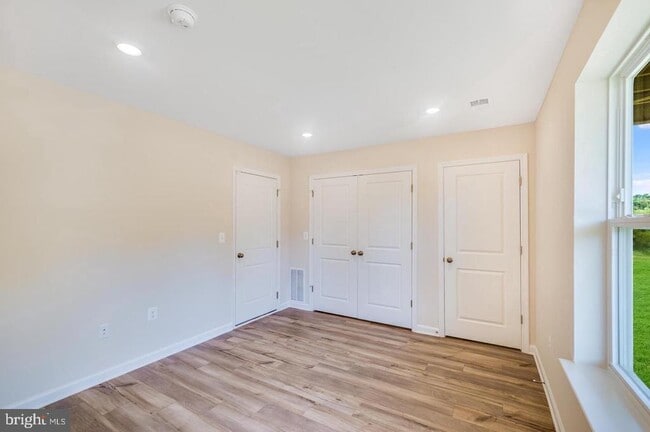 Building Photo - 52 Bigler Rd