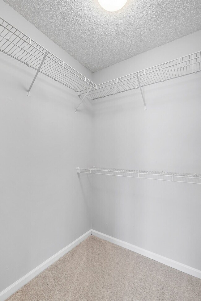 Building Photo - Charming & VERY CLEAN 1 Bed, 1 Bath Home Near Hospital & Winthrop | $1,200/month | Available Now