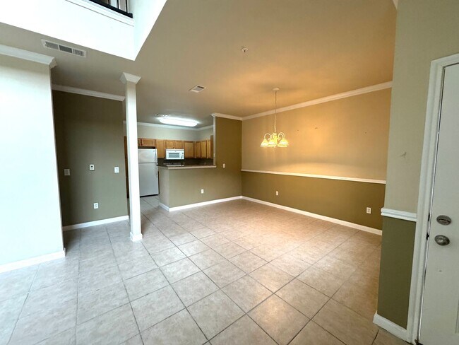 Building Photo - GREAT LOCATION NEAR MEDICAL & USAA | 3 BED...