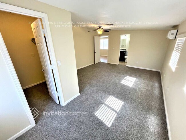 Building Photo - 1804 W Weldon Ave