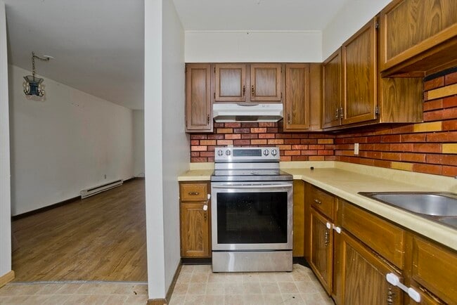 Building Photo - 236 State St