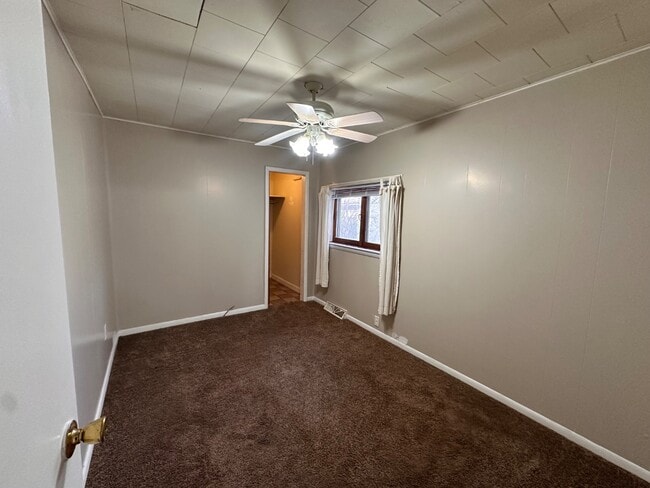 Building Photo - 17 S 1st St