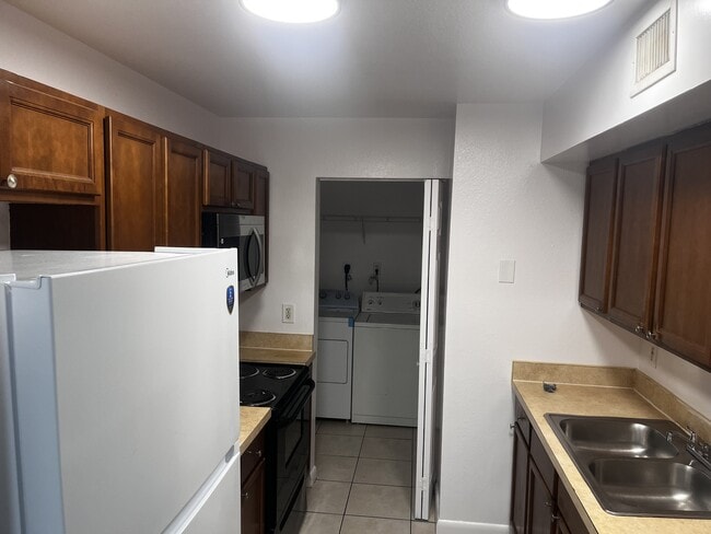 Building Photo - 2944 NW 55th Ave