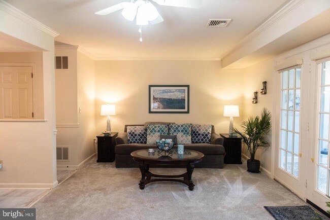 Building Photo - 609 Cambridge Ct