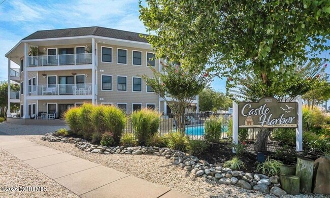 Building Photo - 1810 Central Ave