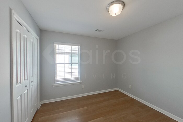 Building Photo - 115 Dawson's Ml Dr