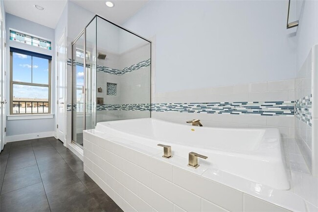 Building Photo - 13518 Galleria Cir