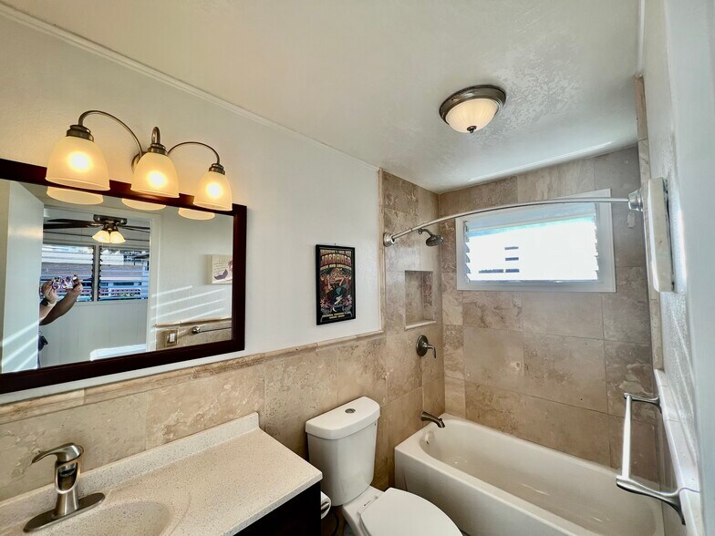 Bathroom 2 - 1125A 2nd Ave