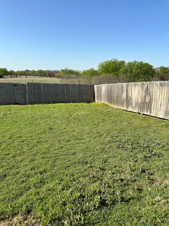 Building Photo - Beautiful home located in the Waterstone area! NO PETS!