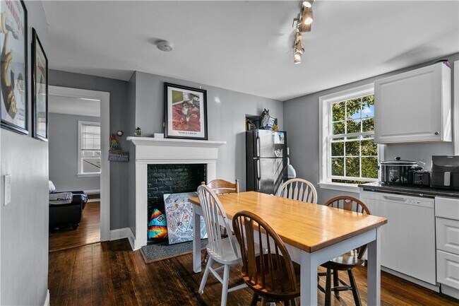 Building Photo - 12 Callender Ave