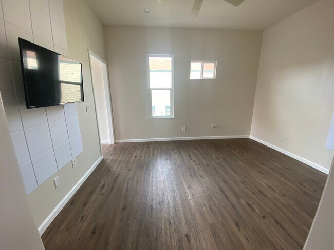 Building Photo - 676 19th St