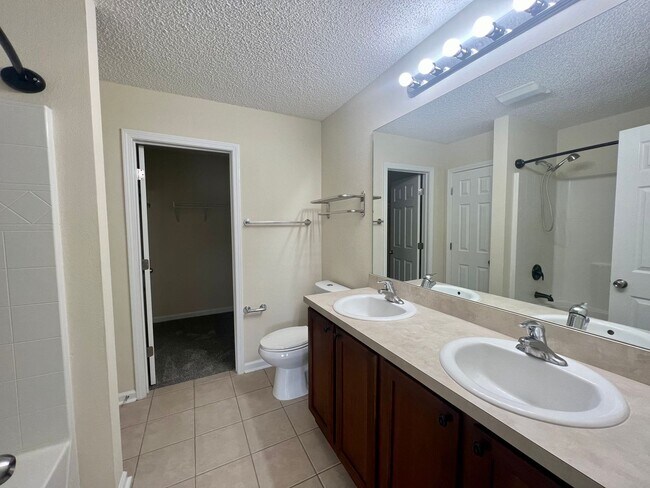 Building Photo - 485 Canyon Oak Loop