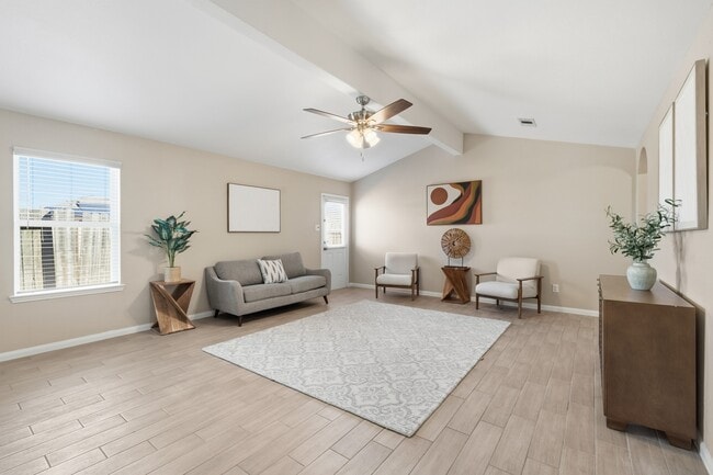 Building Photo - 1001 Strawberry Ridge Dr