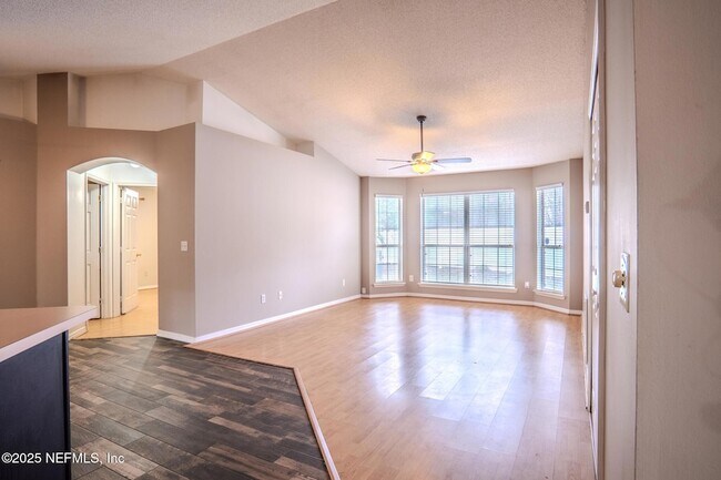 Building Photo - 11048 Ridge Point Dr