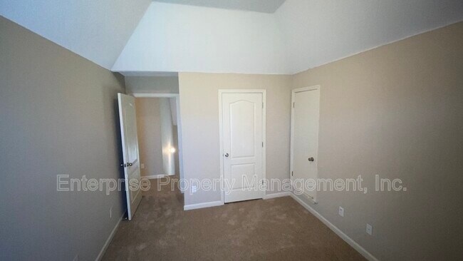 Building Photo - 10204 Sutton Ridge Ln
