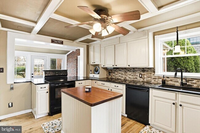 Building Photo - 30 Upper Ferry Rd