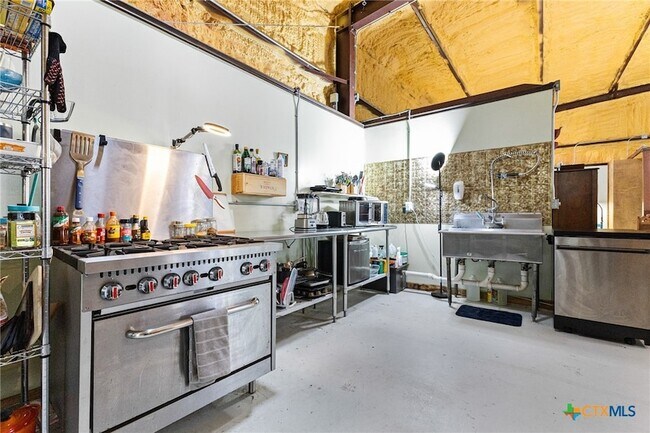 Building Photo - 218 Alexandra Ln