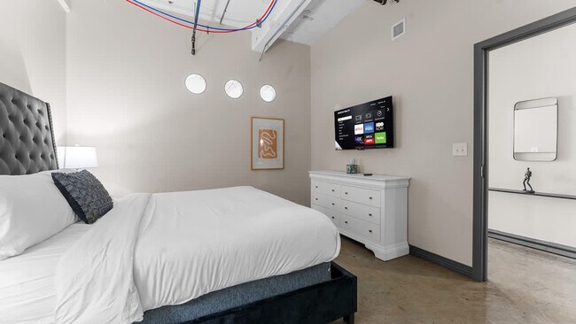 Building Photo - 500 S Ervay St