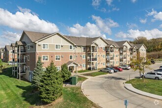 Building Photo - Hilltop Apartments