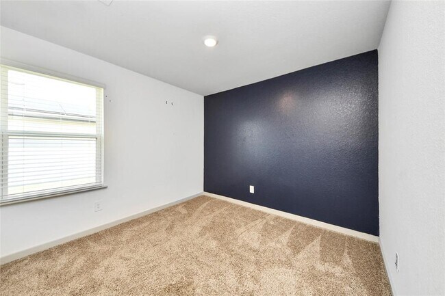 Building Photo - 14734 Sweetwater Dr