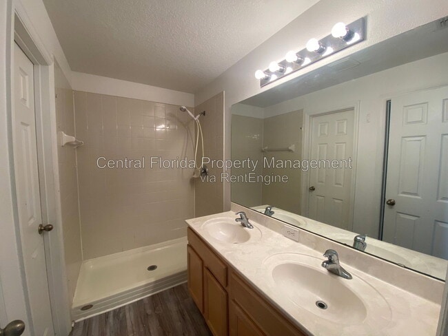 Building Photo - 2076 Cypress Bay Blvd