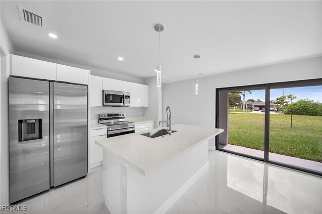 Building Photo - 1829 NW 7th Pl