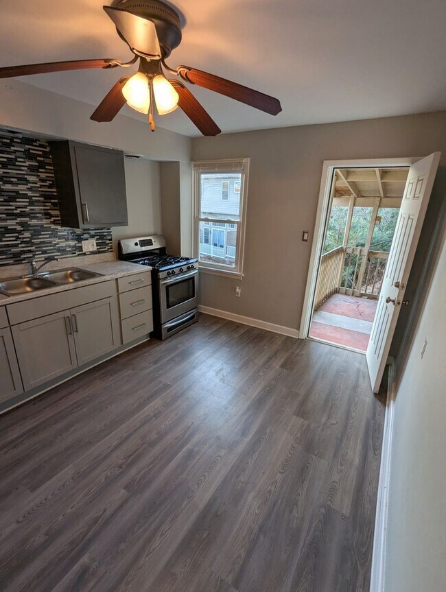 Building Photo - swe402/404