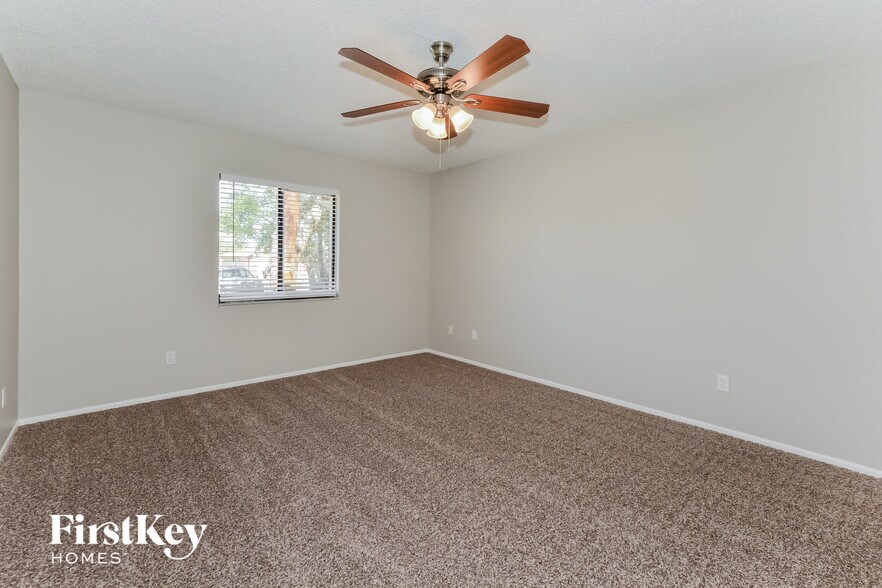 Building Photo - 2005 N Parkton Dr