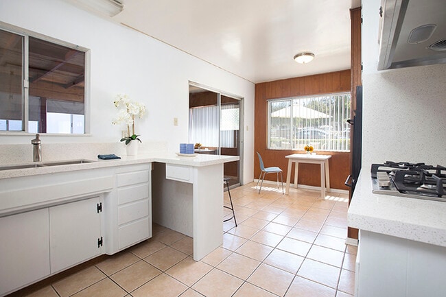 Building Photo - 3536 Wawona Dr