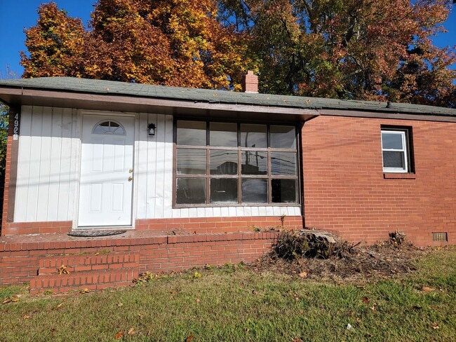 Primary Photo - 3 Bedroom 1 Bathroom House